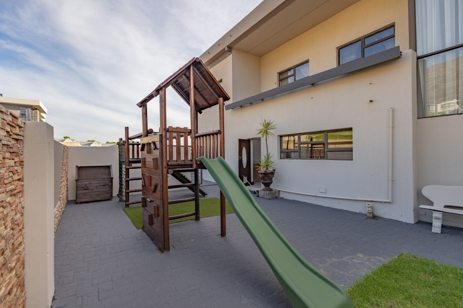 4 Bedroom Property for Sale in Baronetcy Estate Western Cape
